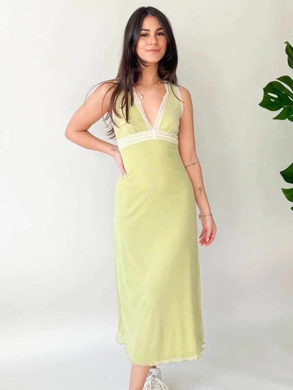 Le Lis Green Midi Dress
